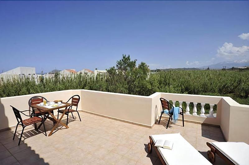 Hotel Caretta Beach Gerani  Exterior photo