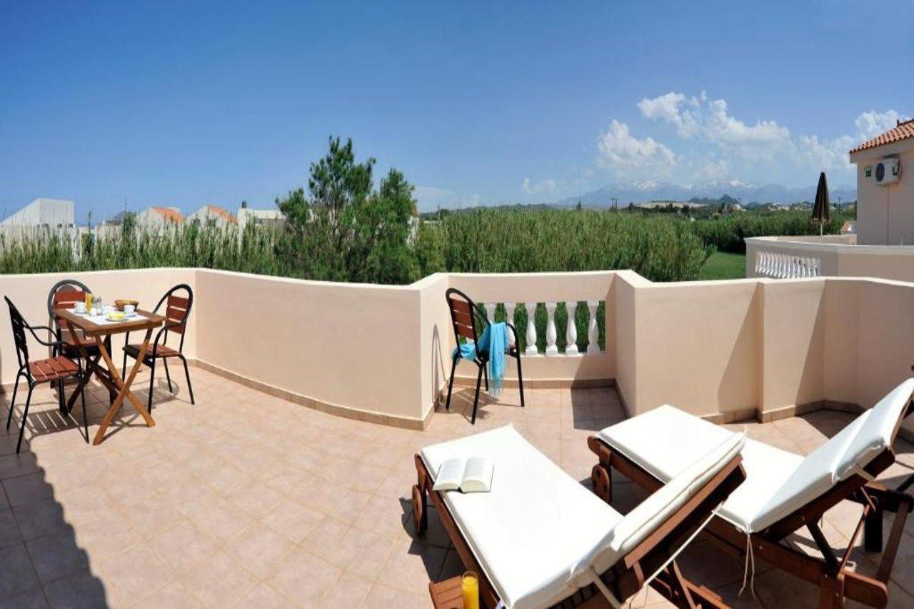 Hotel Caretta Beach Gerani  Exterior photo