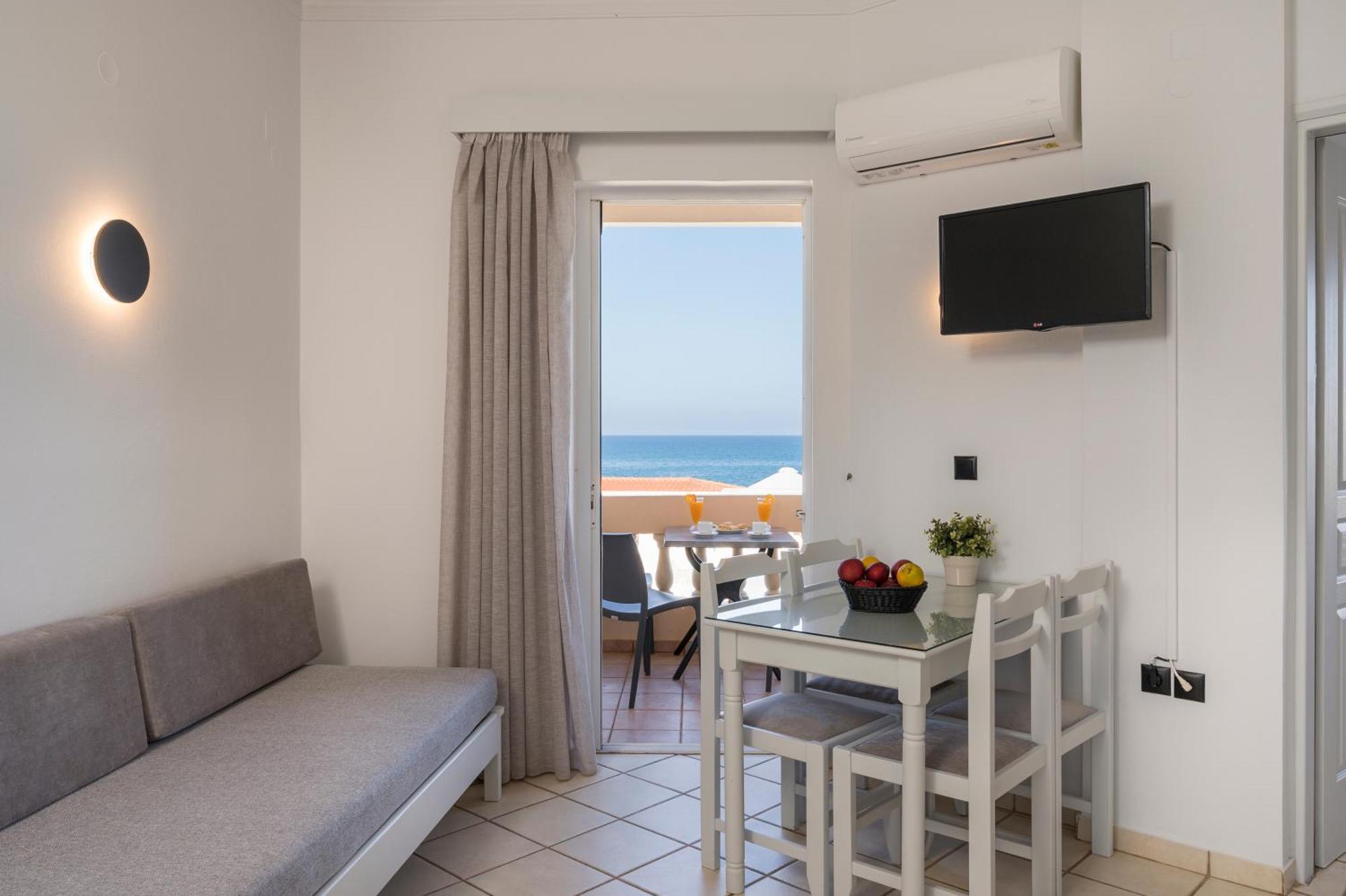 Hotel Caretta Beach Gerani  Exterior photo